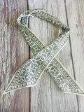 5 Ivory Paisley Twillys