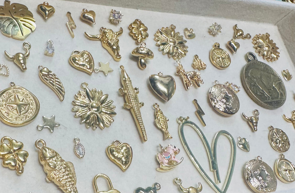 50- Gold Charms Mix