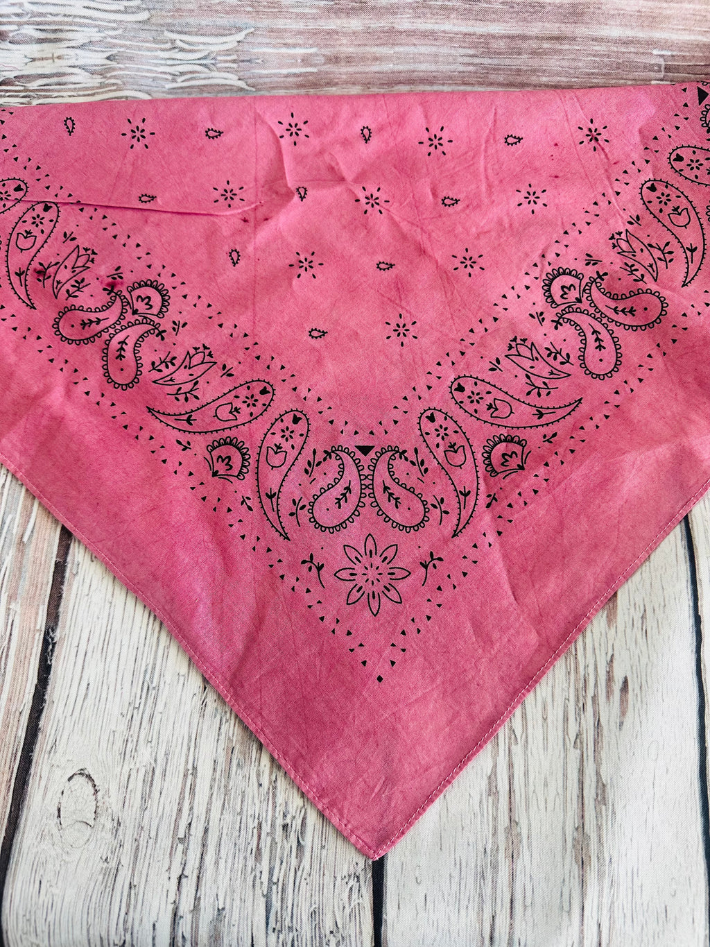 5- Sangria Bandanas