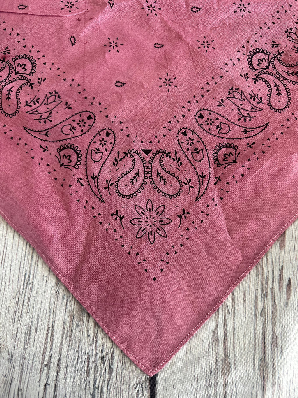 5- Sangria Bandanas