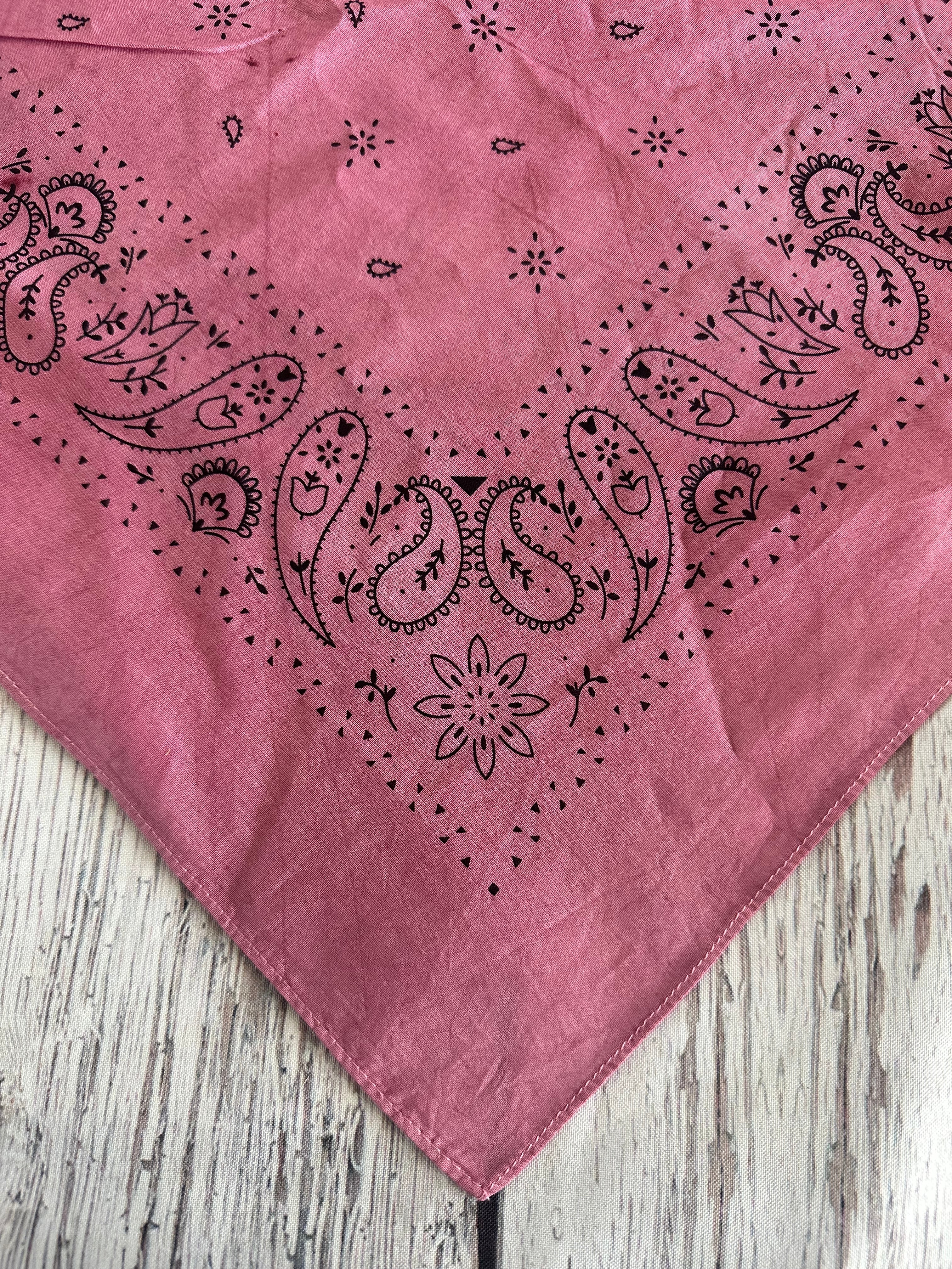 5- Sangria Bandanas