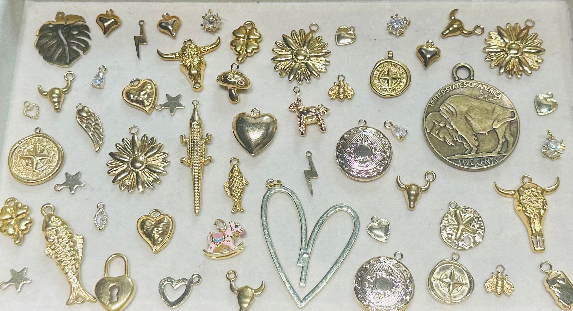 50- Gold Charms Mix