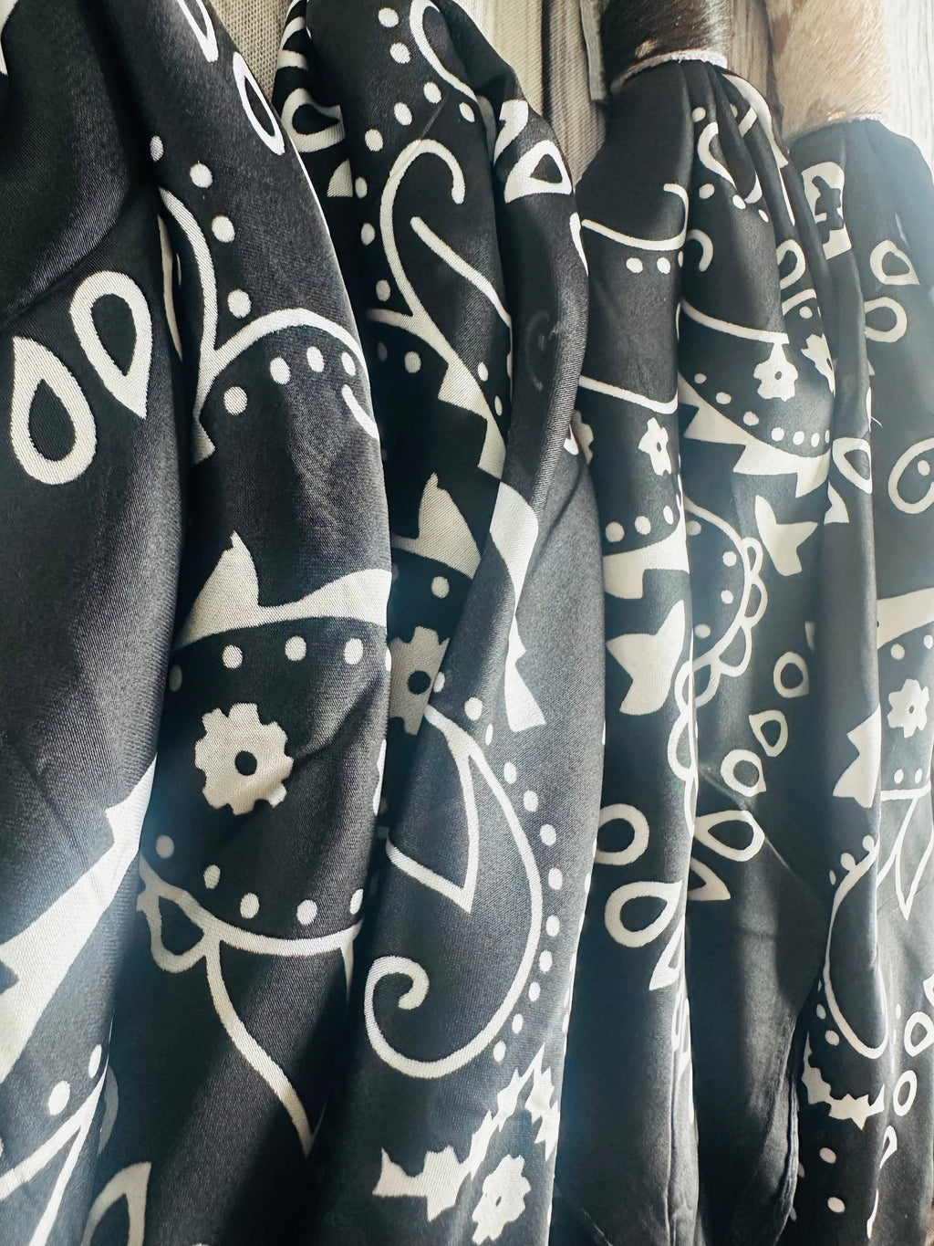 Black Wild Rags