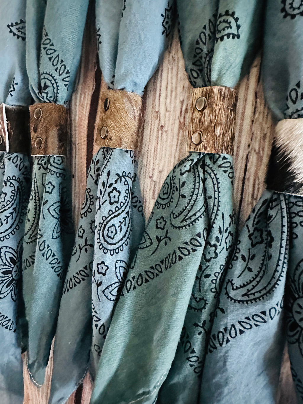 5- Metallic Mix Cowhide Bandana Slide