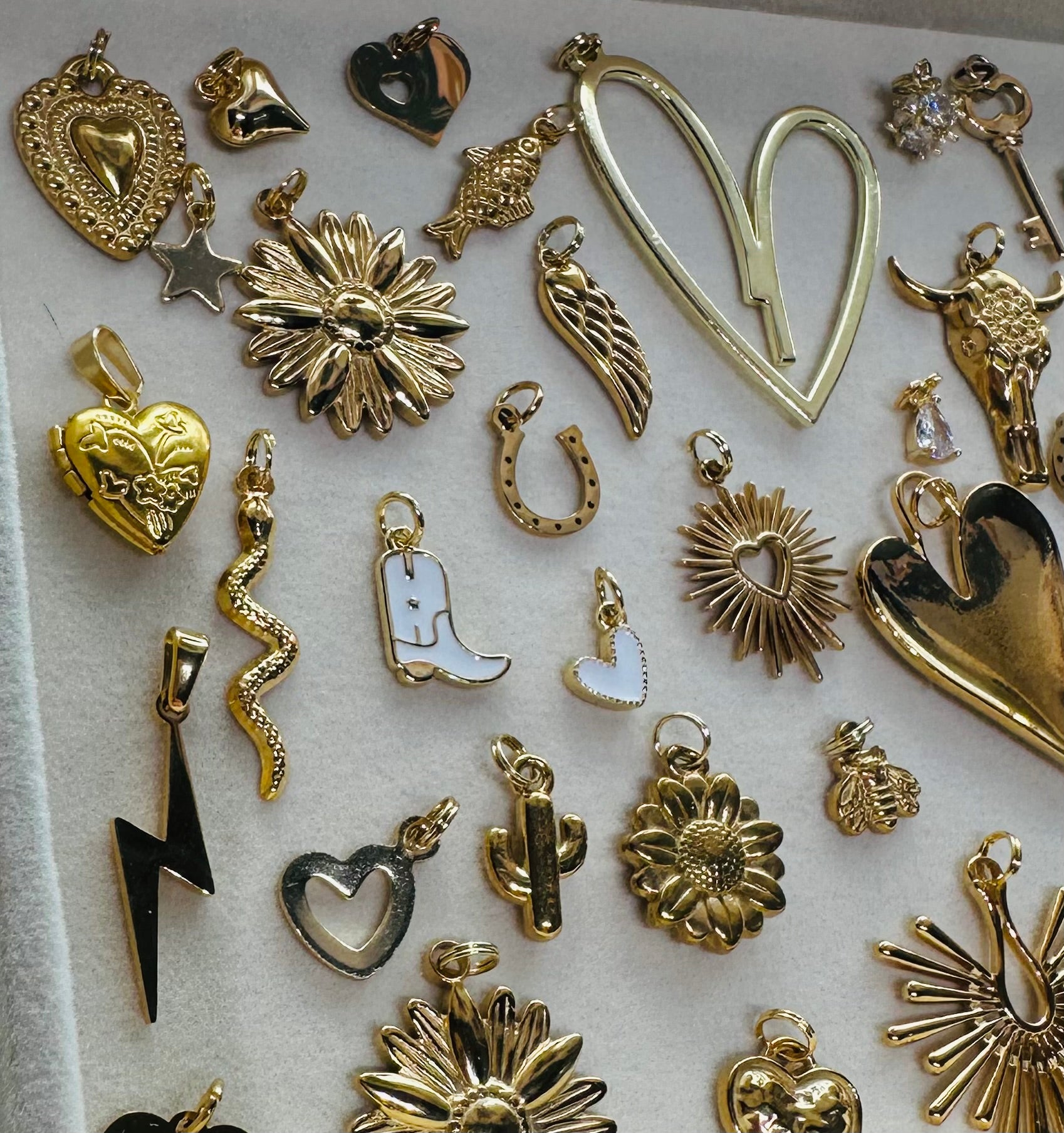 50- Gold Charms Mix
